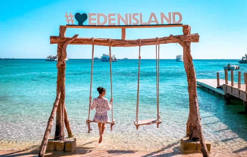 Eden Island snorkeling experience with lunch from Hurghada