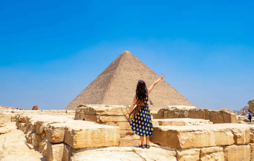 from hurghada to Giza pyramids and egyption museum by Bus